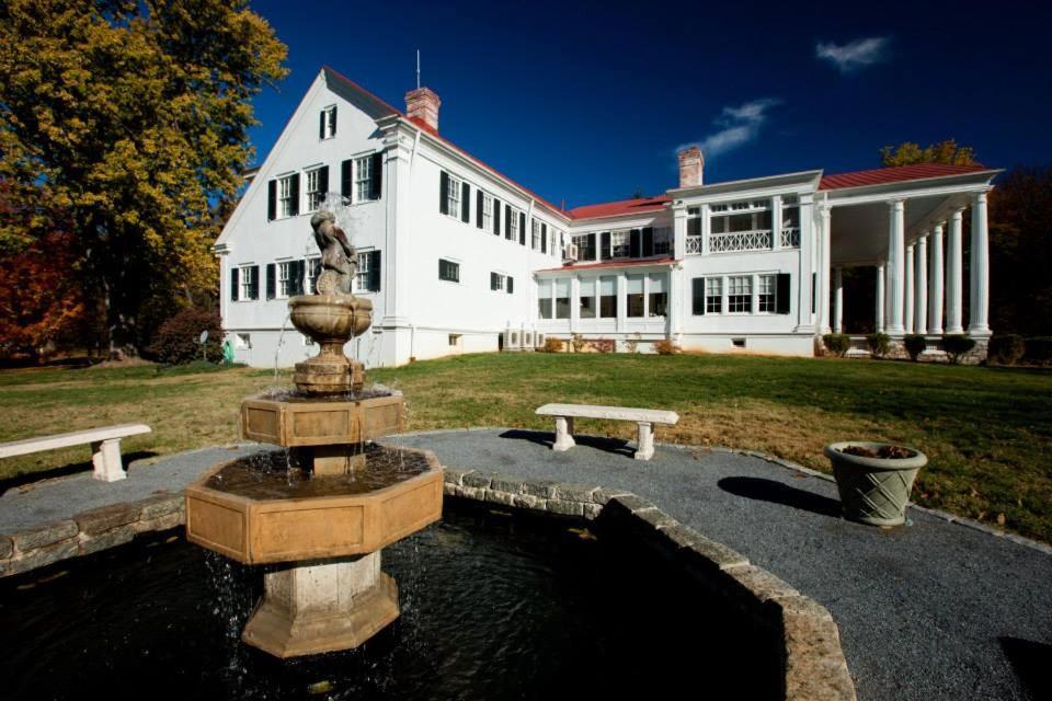 Hotel Historic Rosemont Manor Berryville Exterior foto